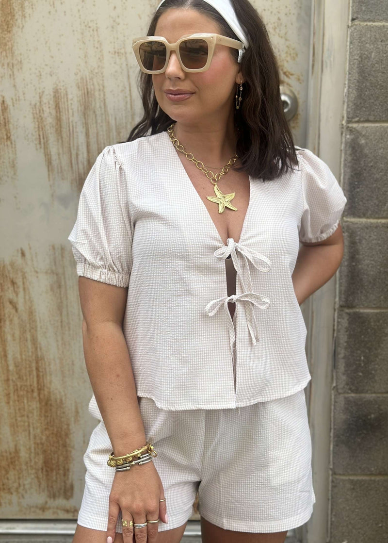 Elan | Remi Seersucker Blouse - Tan