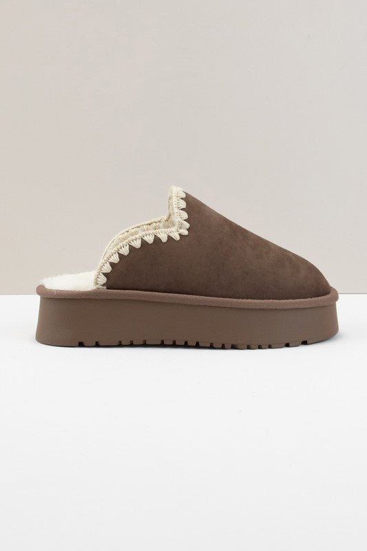 Bobbi Crochet Platform Clogs Mocha