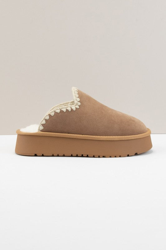 Bobbi Crochet Platform Clogs Camel